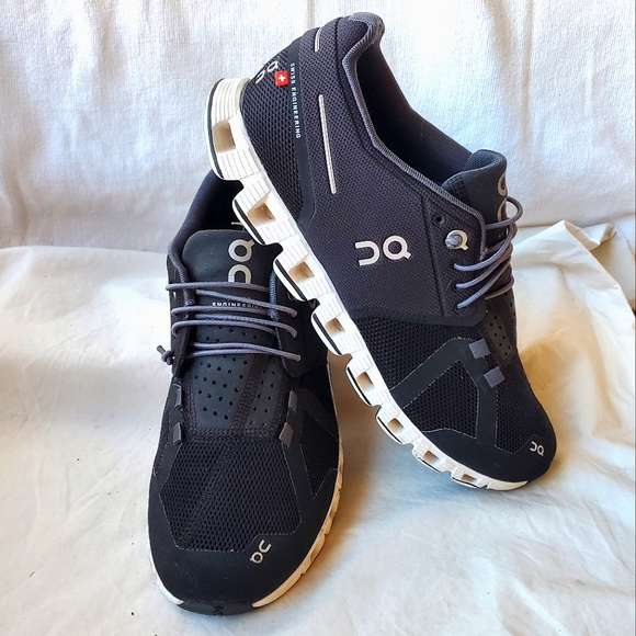 On Running Shoes - ON CLOUD Women's Running Walking Shoes Black/White Size 8